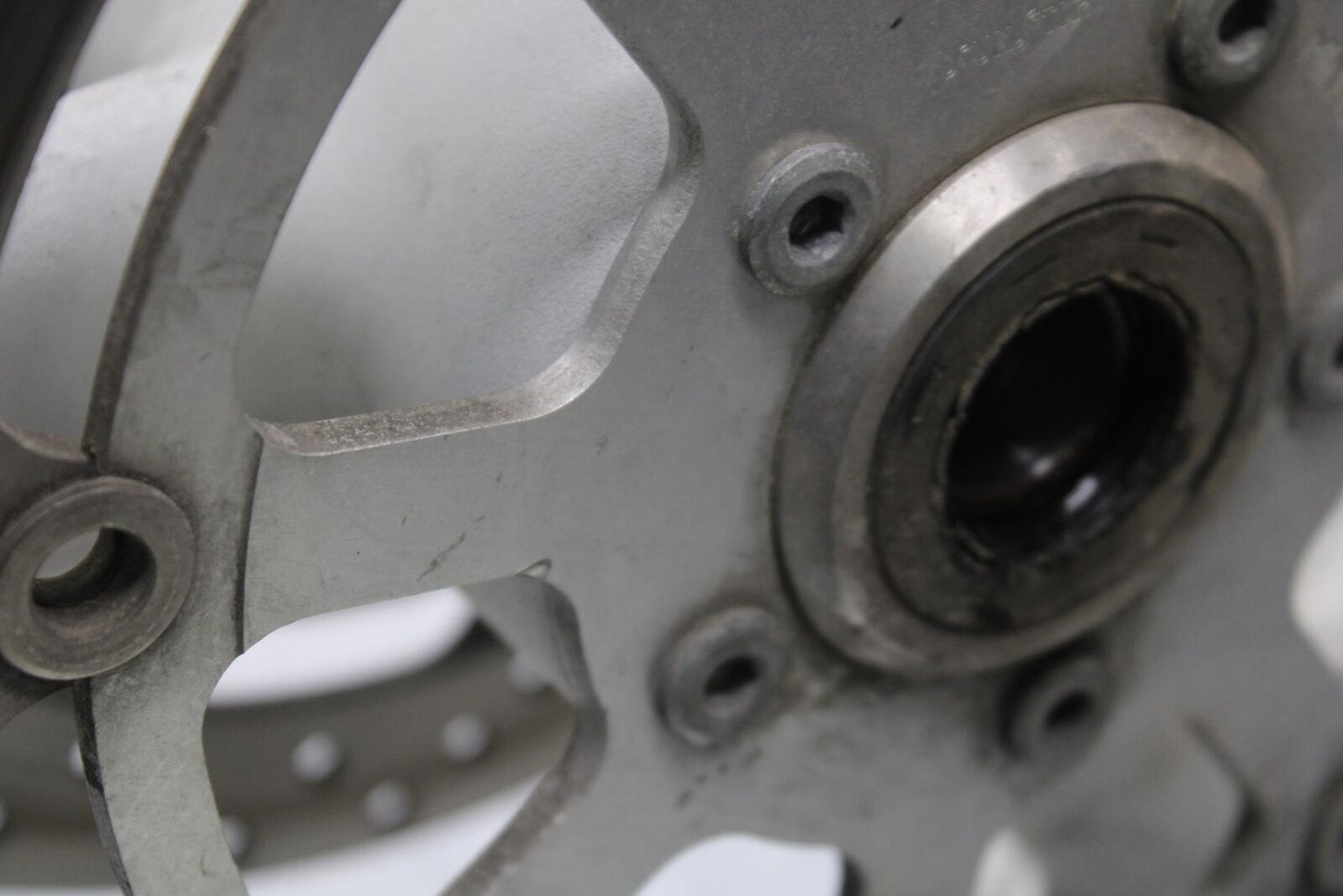 1999 Suzuki GSXR600 FRONT WHEEL AND LEFT RIGHT BRAKE ROTORS DISCS BB580
