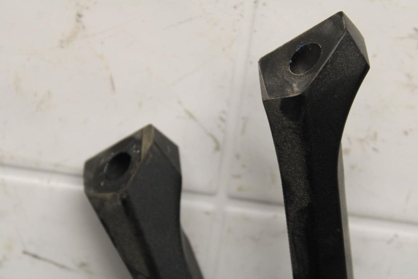 2015 Suzuki GSXR750 RIGHT REAR BACK PASSENGER PEG BB595