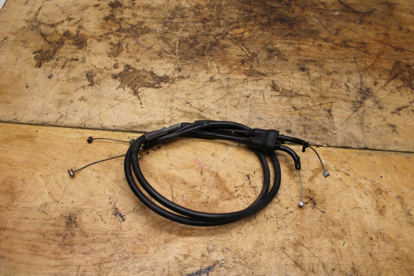 91-93 YAMAHA FZR1000 THROTTLE CABLES LINES BB339
