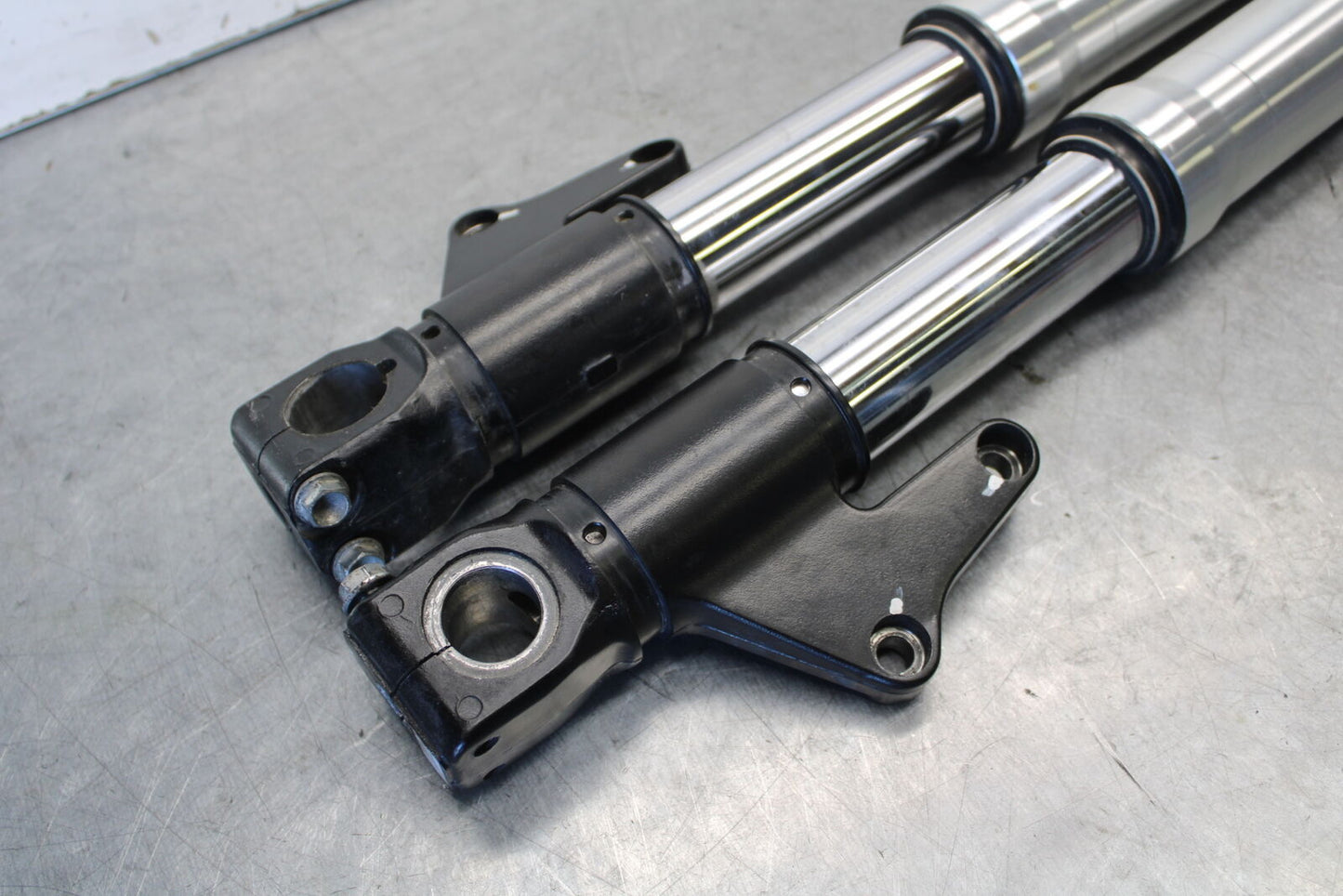 06-07 DUCATI MONSTER 695 FRONT FORKS SHOCK SUSPENSION SET PAIR BB674