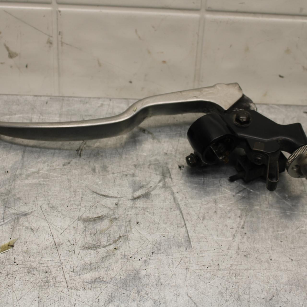 1999 Suzuki GSXR600 CLUTCH PERCH MOUNT WITH LEVER 57500-40F11 BB580