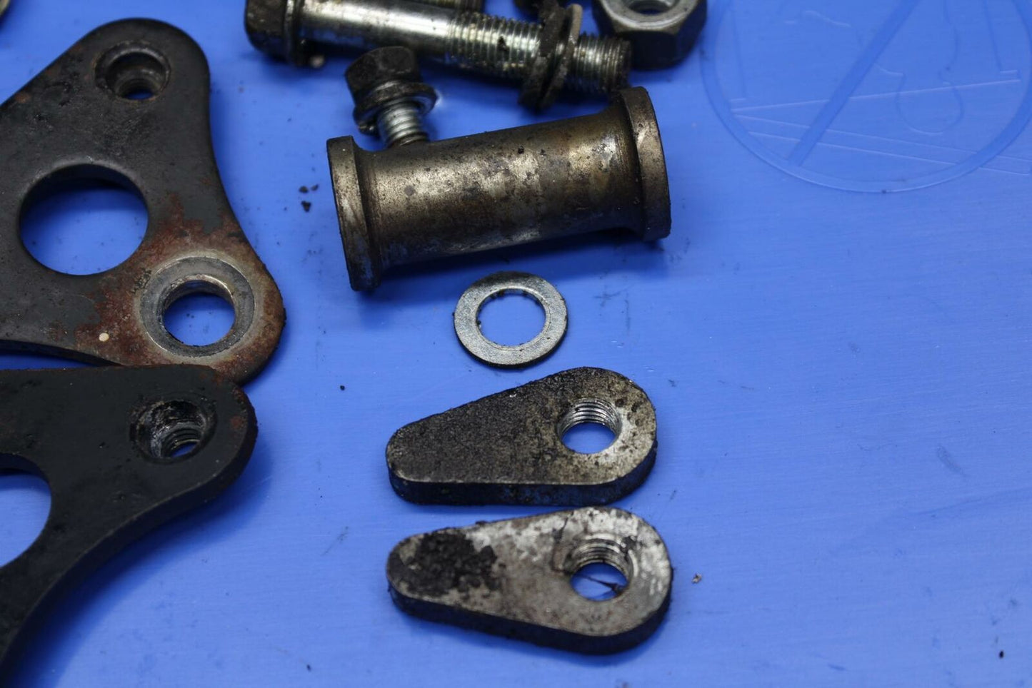 78 SUZUKI GS550E ENGINE MOUNTING BOLTS HARDWARE MOTOR SCREWS BB212