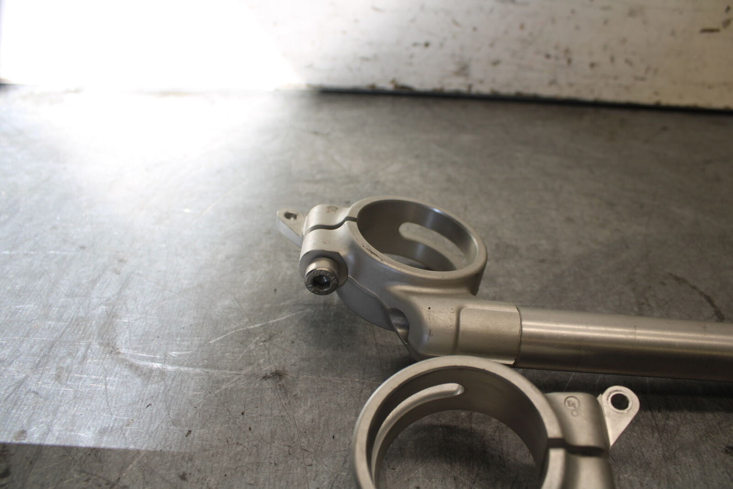 07-08 TRIUMPH DAYTONA 675 LEFT RIGHT CLIP ON ONS HANDLEBARS PAIR SET BB685