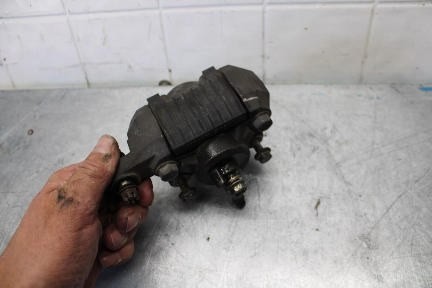 91-92 SUZUKI GSXR1100 GSXR 1100M REAR BACK BRAKE CALIPER BB435