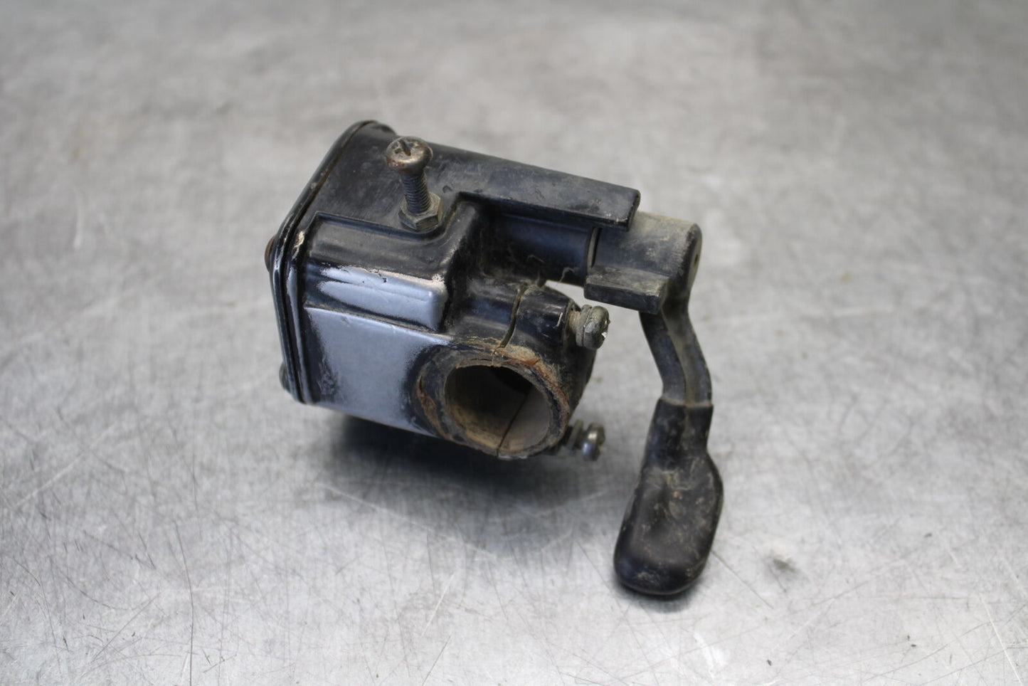 01-05 YAMAHA RAPTOR 660R THROTTLE CABLE LINE HOUSING GUIDE BB695