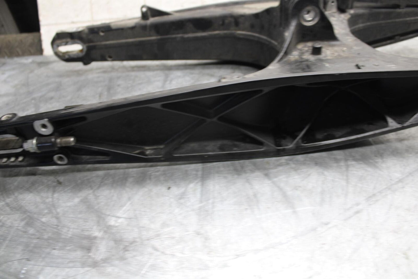 22-23 HUSQVARNA SVARTPILEN 401 REAR SWINGARM BACK SUSPENSION SWING ARM BB541