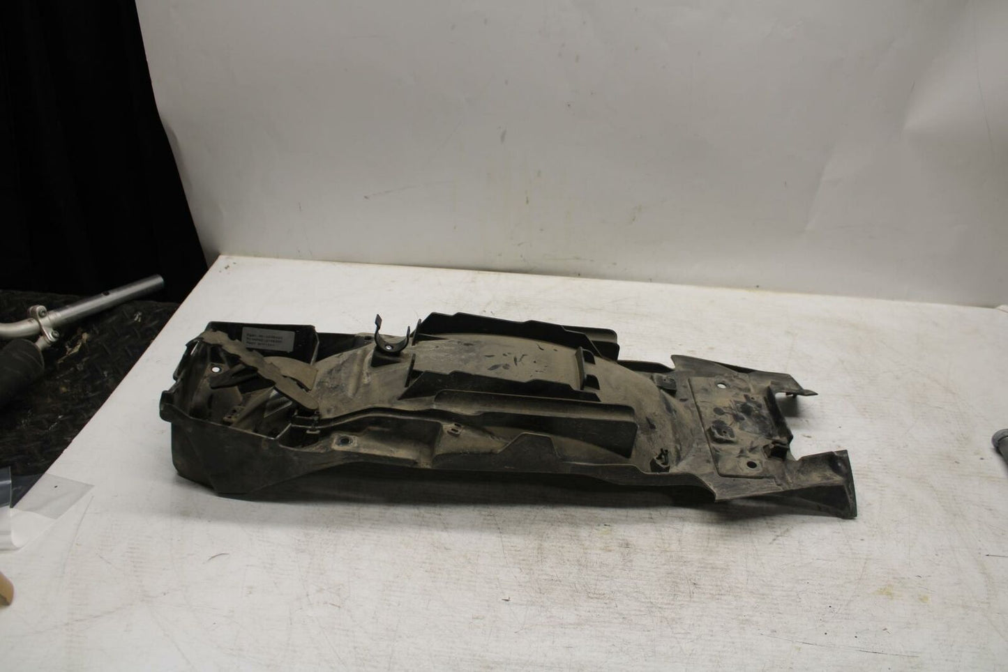 07-13 BMW R1200GS ADVENTURE REAR BACK TAIL UNDERTAIL BATTERY TRAY PLASTIC BB368