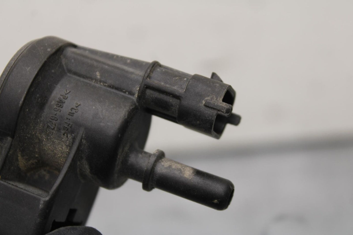 16-18 KTM 690 DUKE AIR VALVE SOLENOID TOP ENGINE SWITCH SENSOR BB631