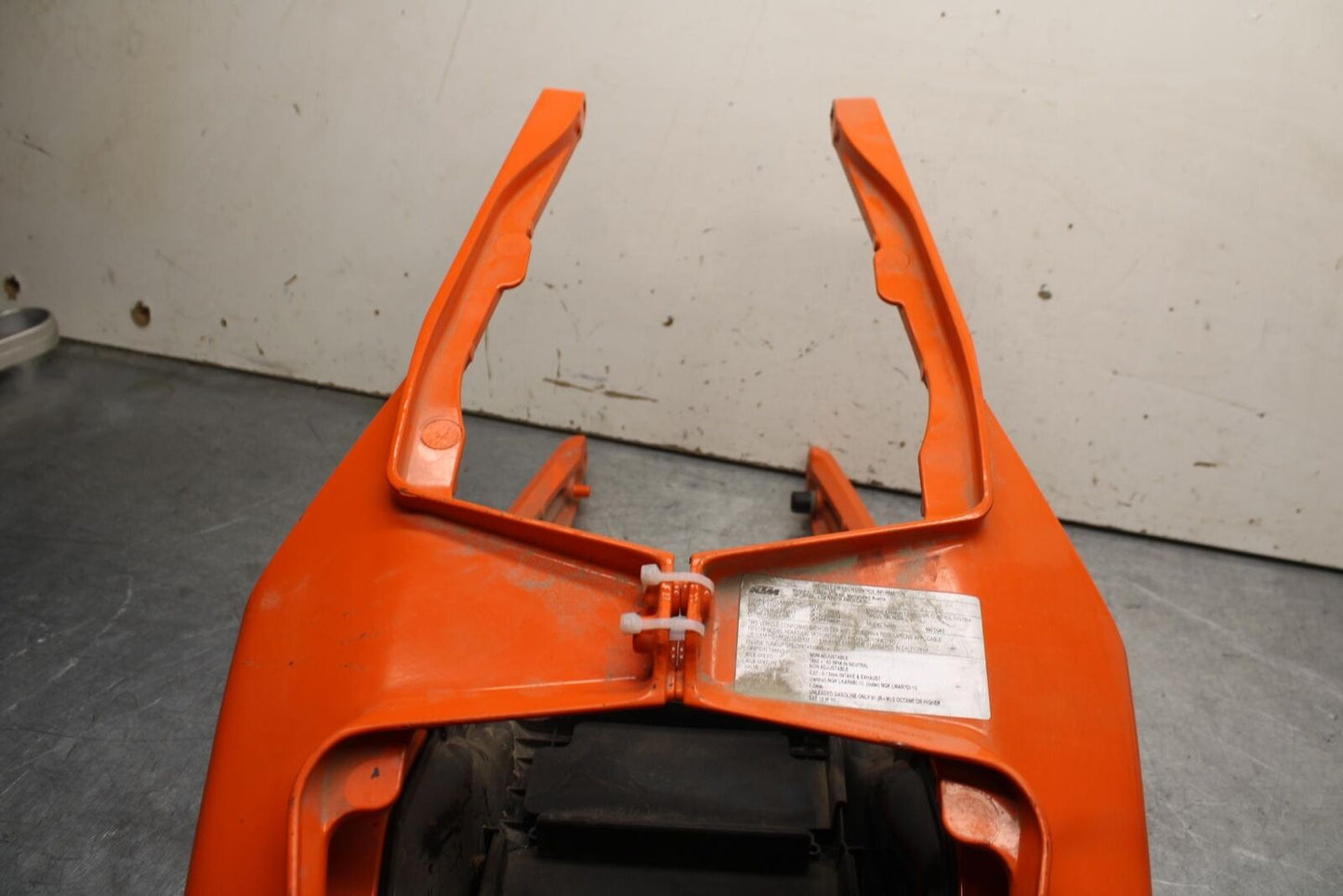 16-18 KTM 690 DUKE REAR SUBFRAME BACK SUB FRAME BB631