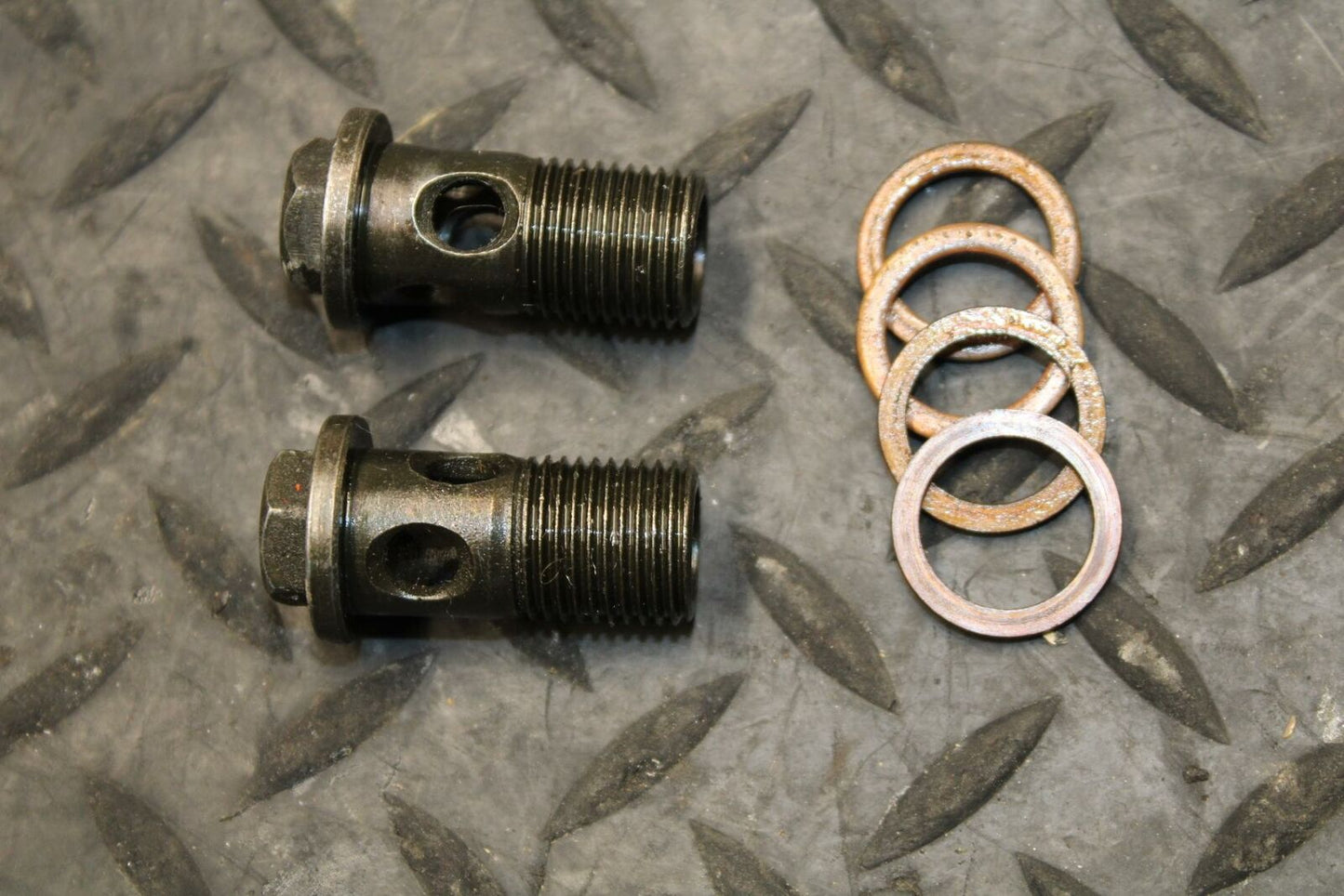 86 SUZUKI GSXR1100 G OIL COOLER BOLT BANJO BB227