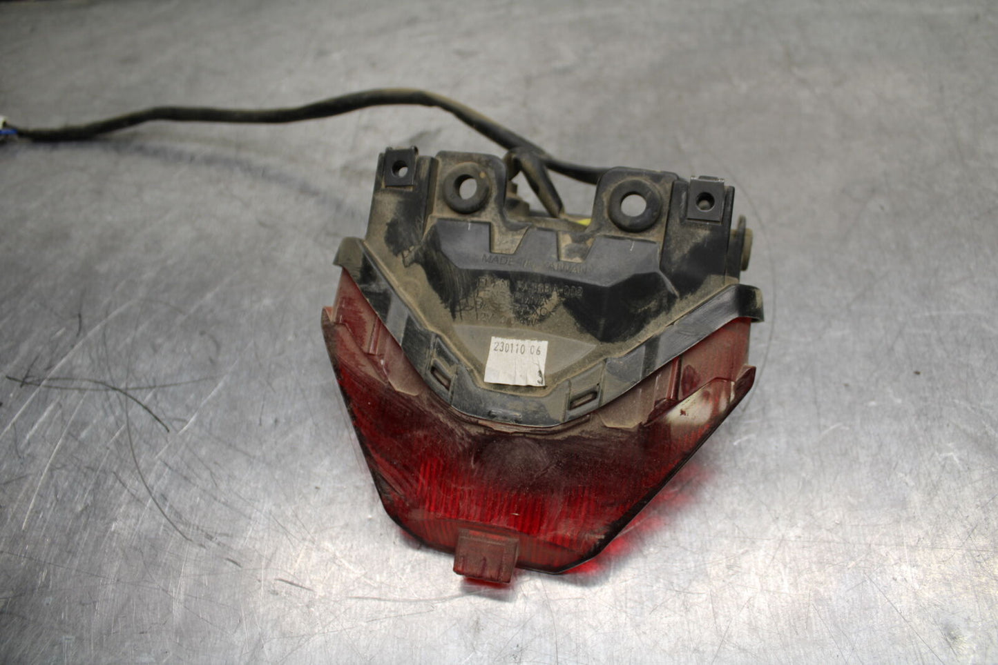 19-24 YAMAHA R3 REAR TAIL TAILLIGHT BACK BRAKE LIGHT BB736