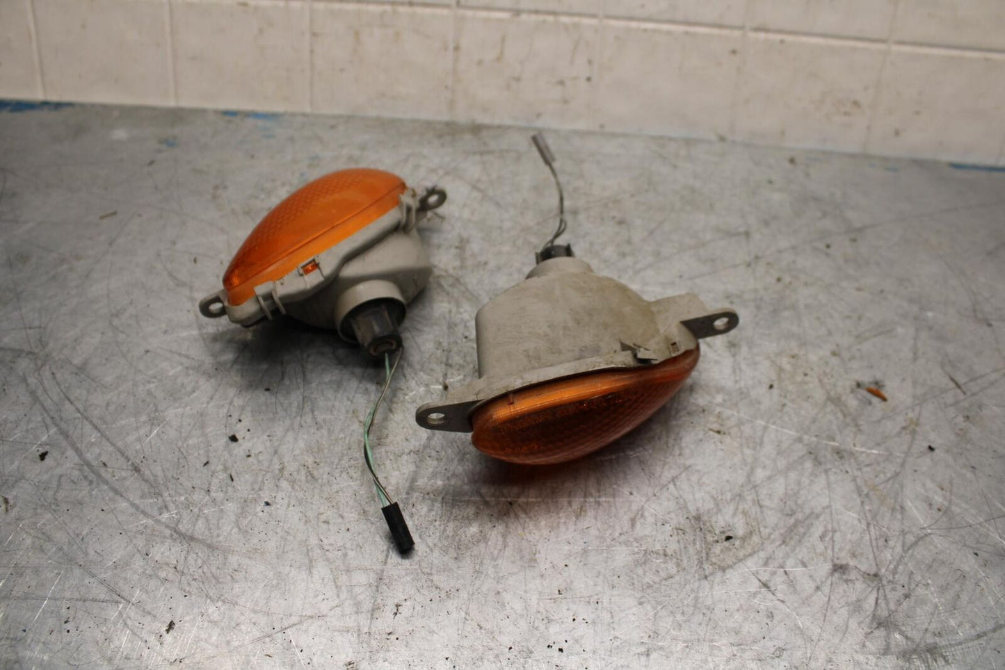 99-07 SUZUKI HAYABUSA FRONT LEFT RIGHT TURN SIGNALS LIGHT INDICATORS BB426
