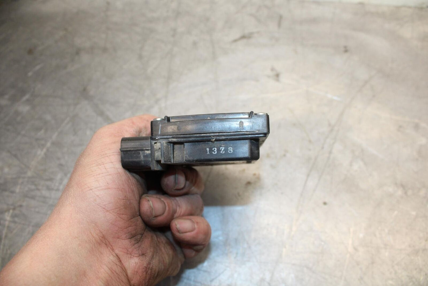 18 KAWASAKI Z 400 RELAY ASSEMBLY FUSE BOX BB469