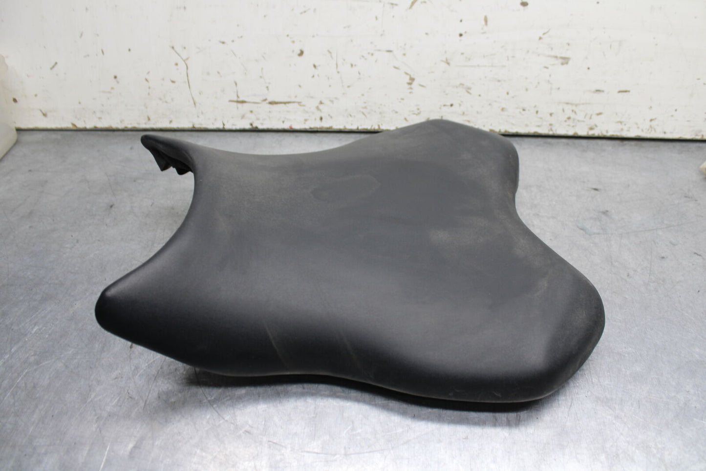 06-07 YAMAHA YZF R6 FRONT DRIVERS SEAT PAD SADDLE PILLION BB742