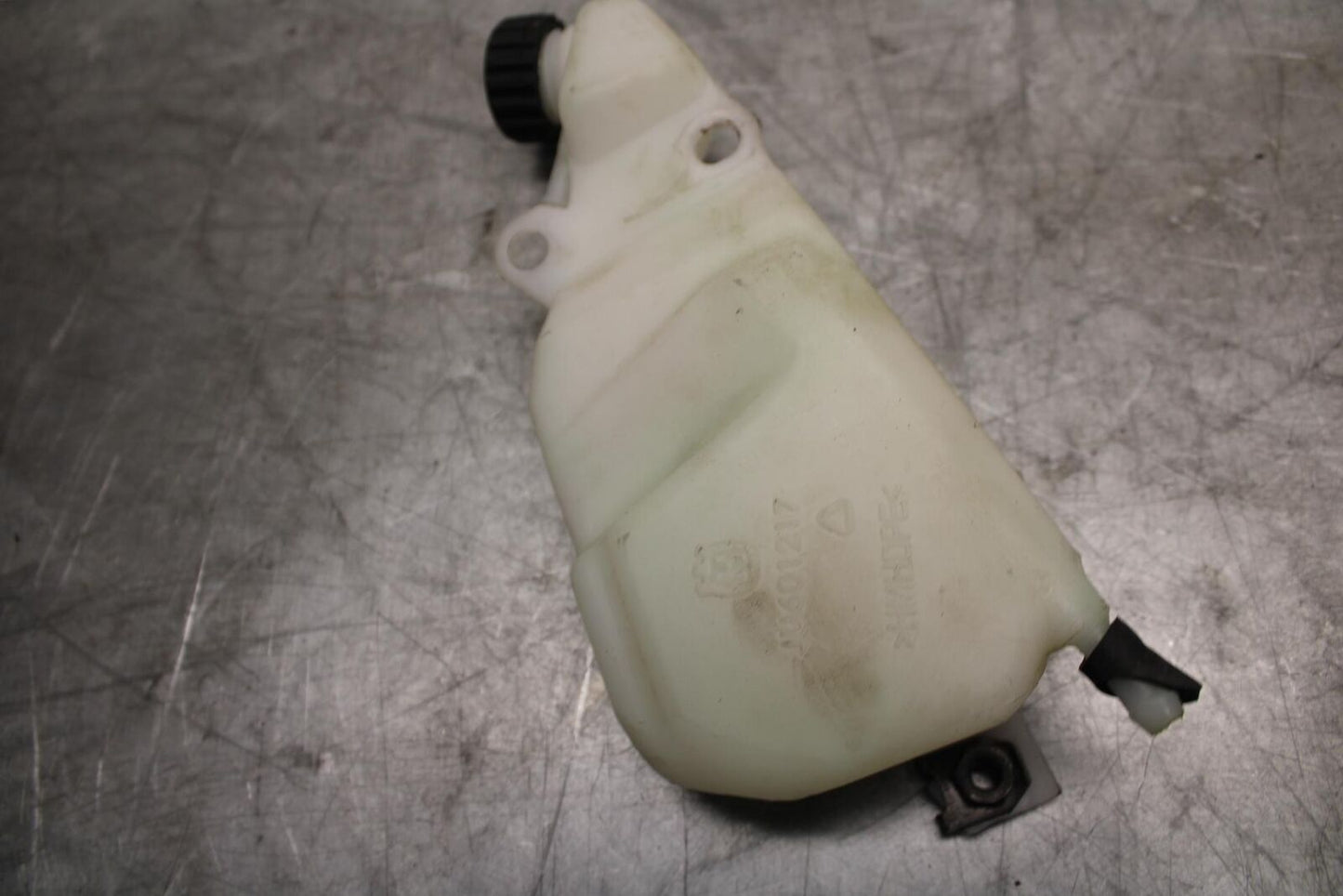 21 HUSQVARNA VITPILEN 401 COOLANT WATER TANK RESERVOIR BOTTLE BB467