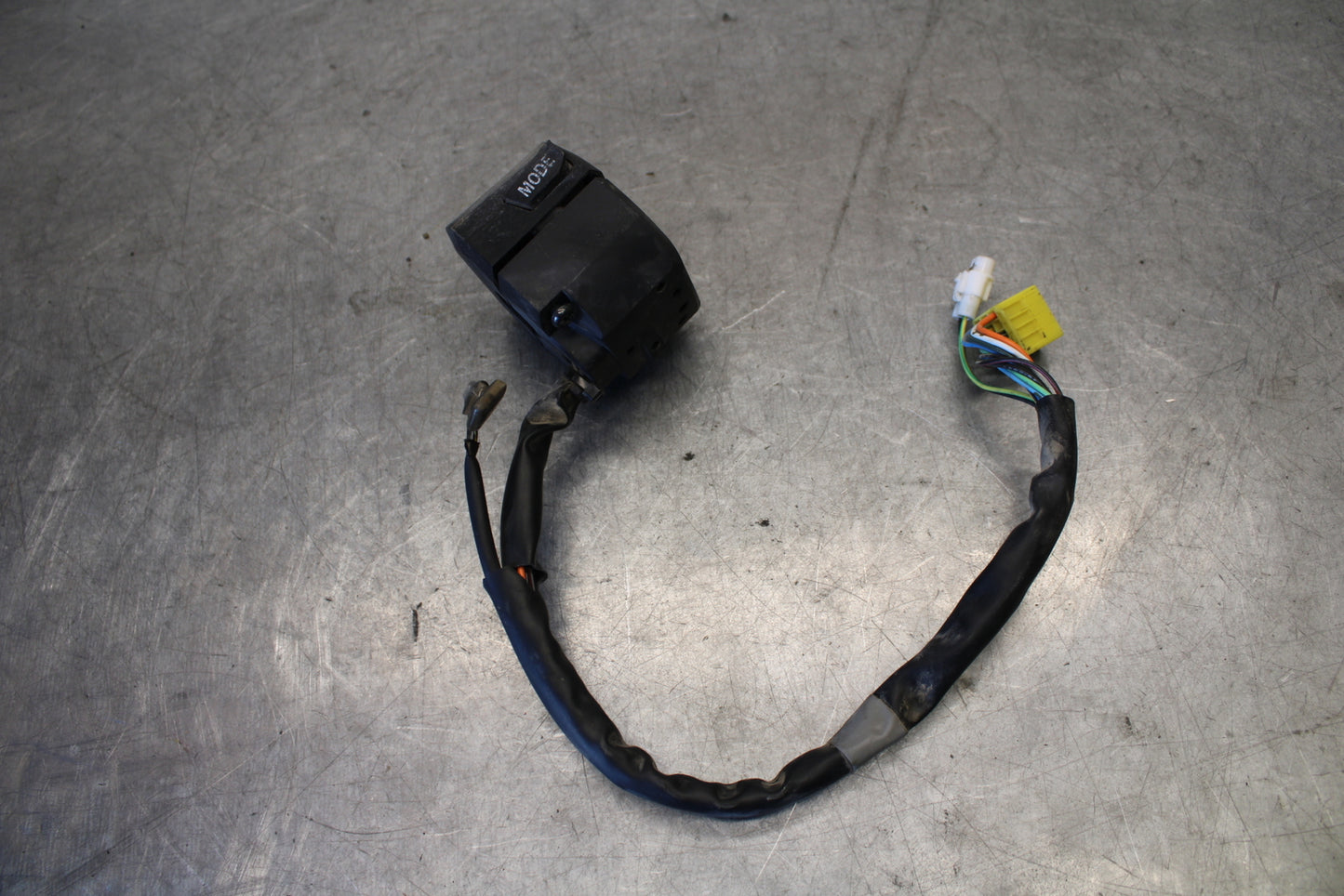 11-24 SUZUKI GSXR750 LEFT CLIP ON HANDLE HORN SIGNALS SWITCH SWITCHES BB687