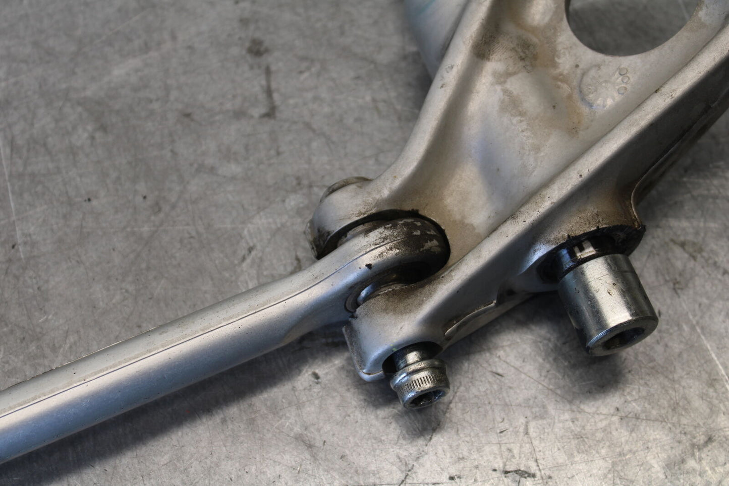 06-07 DUCATI MONSTER 695 REAR DOGBONE SHOCK LINKAGE LINK BB674