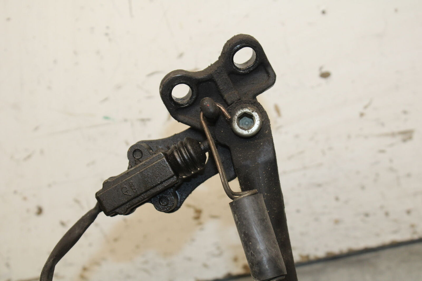 03-04 TRIUMPH DAYTONA 600 KICKSTAND SIDE KICK STAND BB745