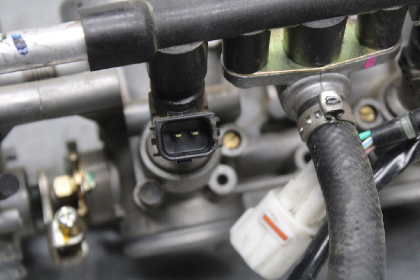 03-04 TRIUMPH DAYTONA 600 MAIN FUEL INJECTORS / THROTTLE BODIES BB745