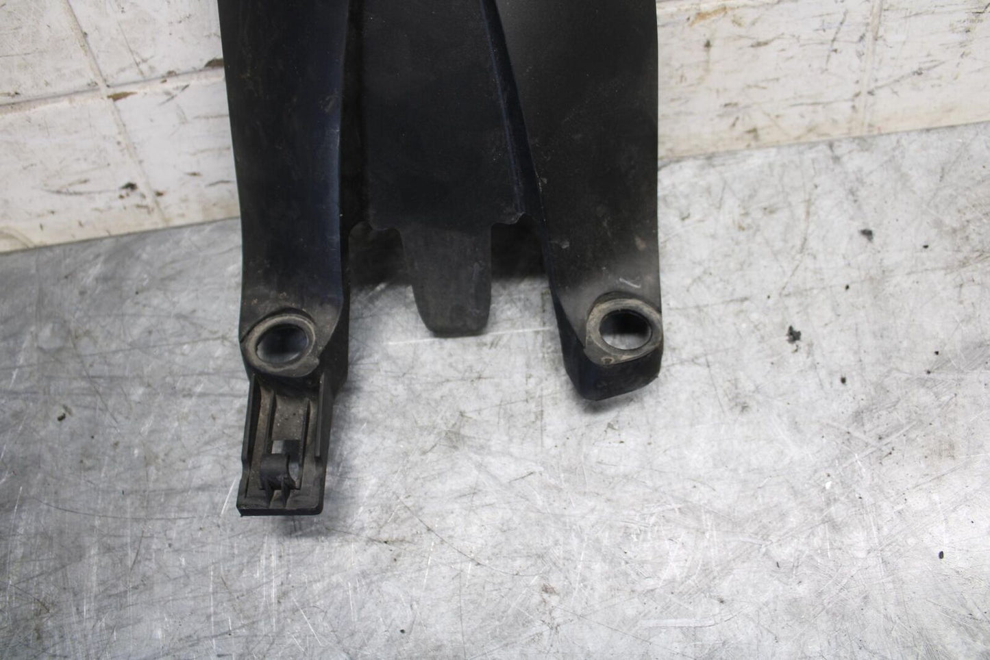 22-23 HUSQVARNA SVARTPILEN 401 REAR BACK WHEEL TIRE HUGGER FENDER BB541