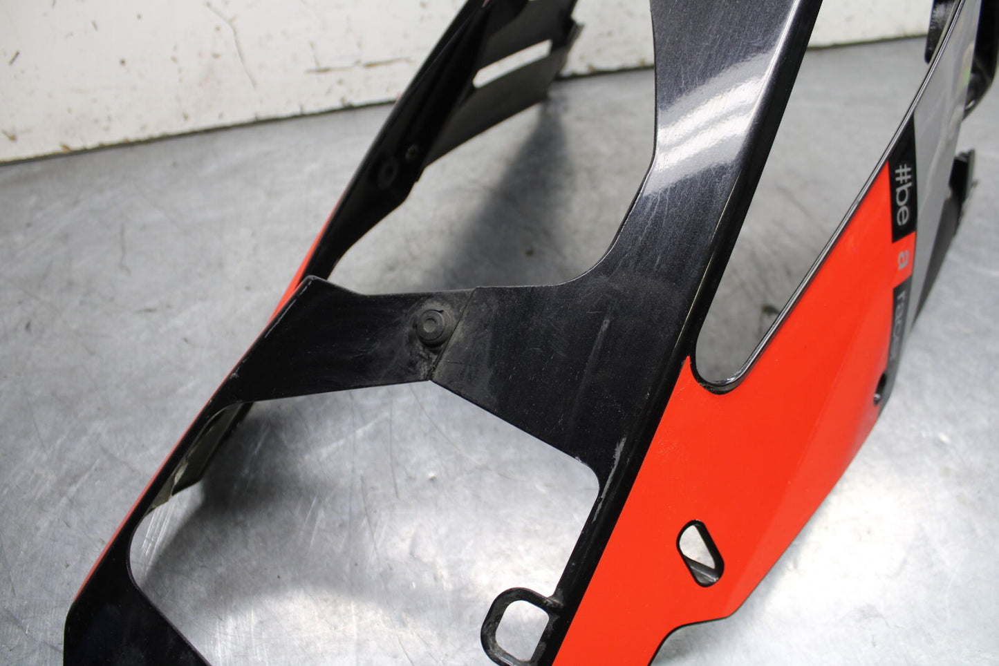 15-19 APRILIA RSV4 RF LOWER BOTTOM BELLY FAIRING COWL BB611