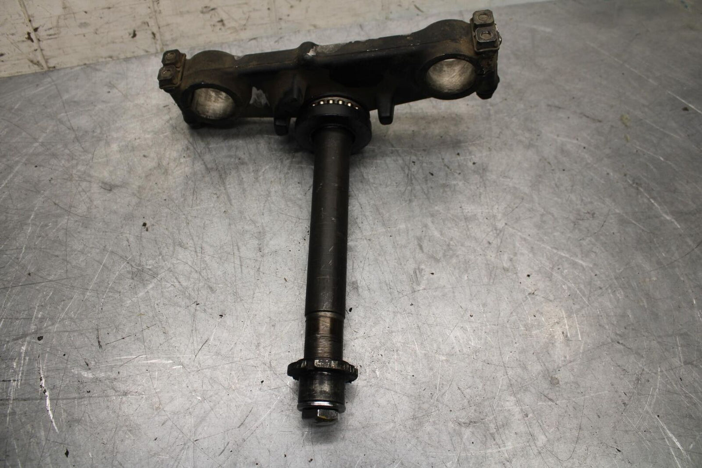 82-83 SUZUKI GS1100GL FRONT FORKS CLAMP LOWER TRIPLE TREE STEM BB30