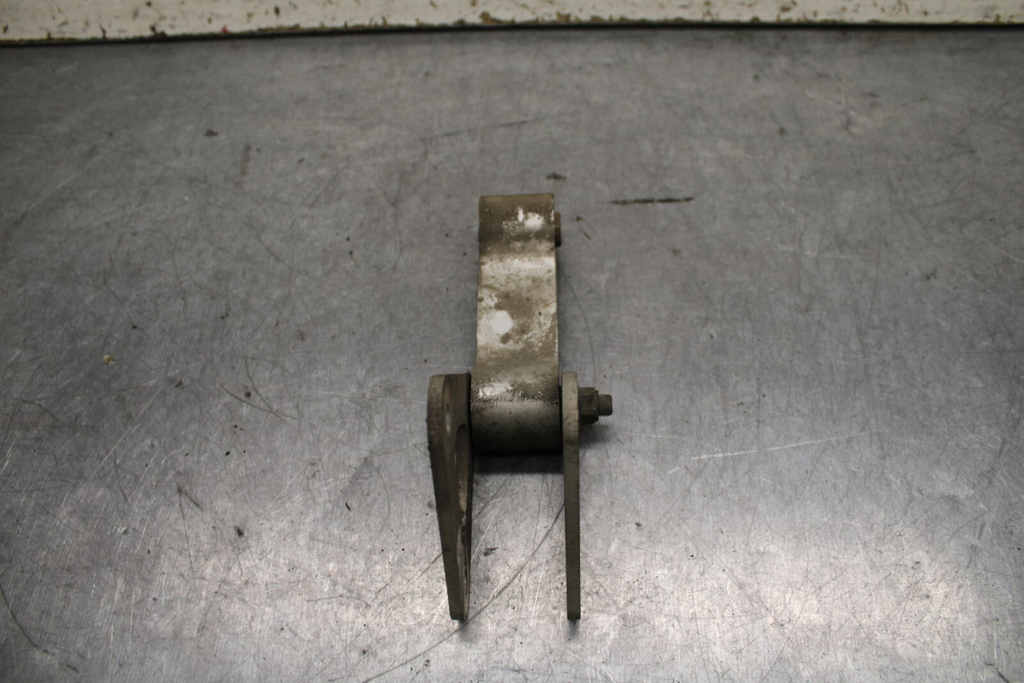03-04 TRIUMPH DAYTONA 600 REAR DOGBONE SHOCK LINKAGE LINK BB745