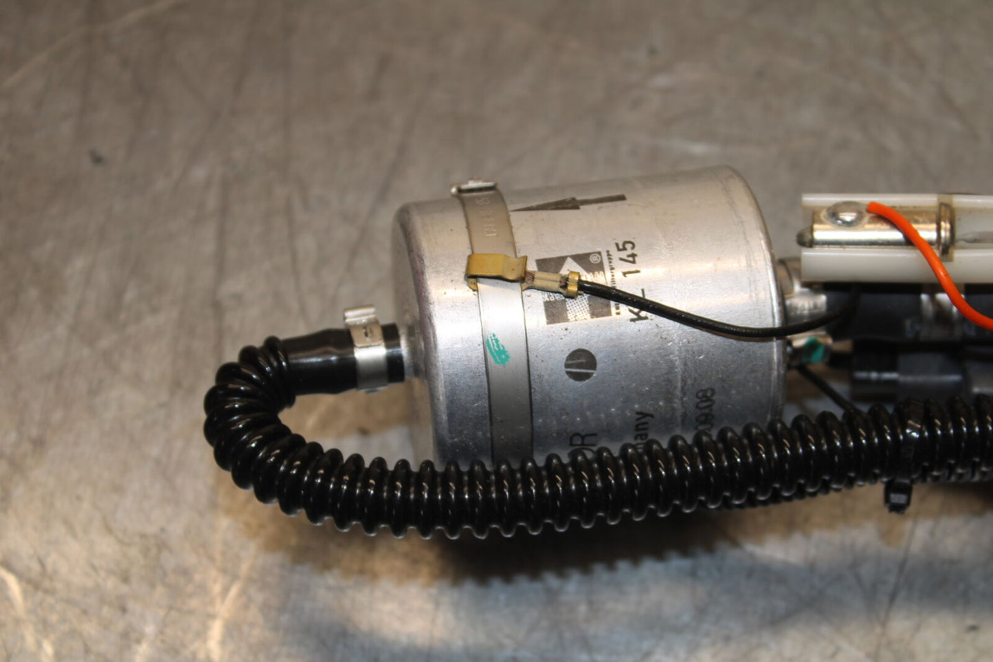 09-11 DUCATI STREETFIGHTER FUEL PUMP GAS PETROL SENDER UNIT BB705