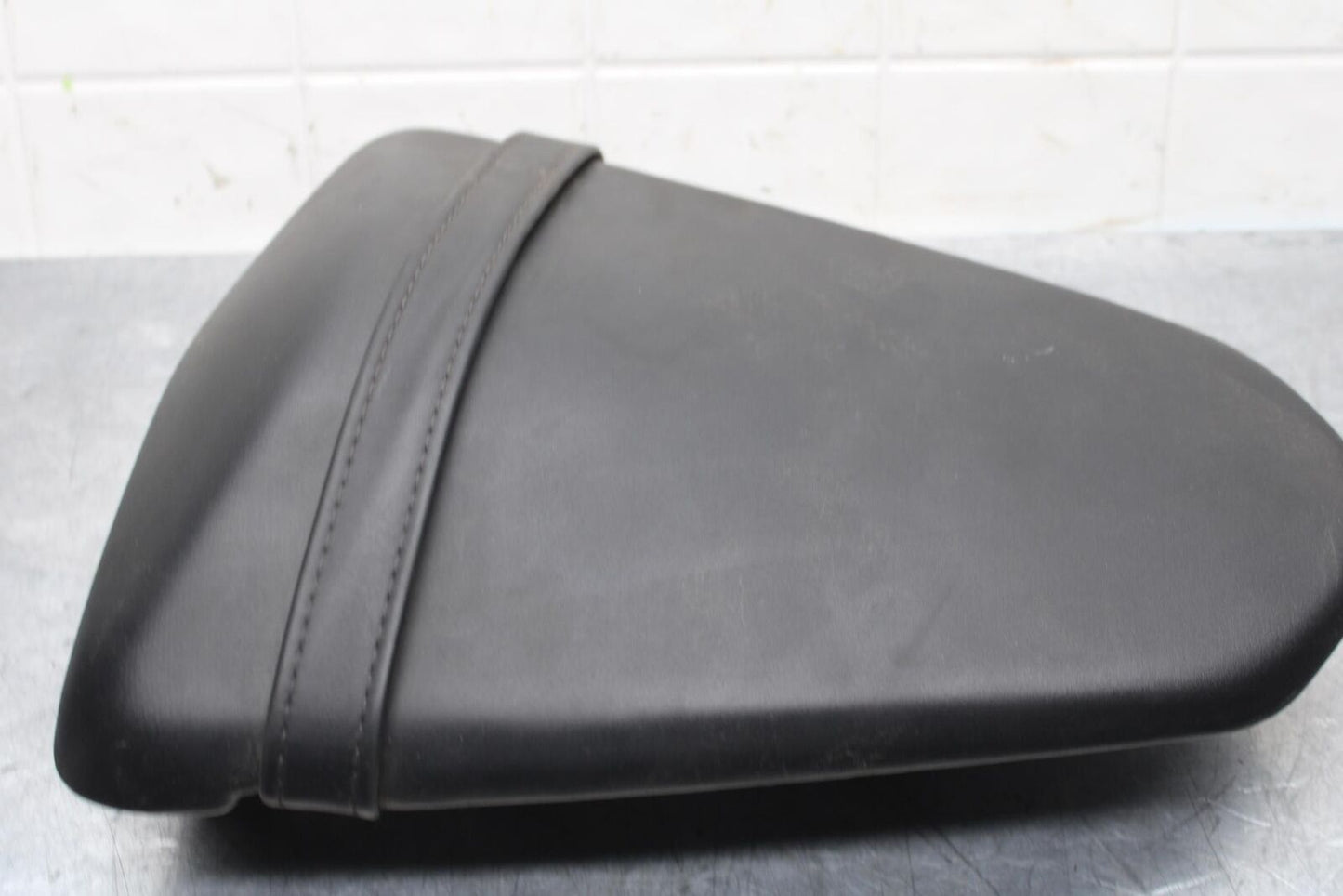 19-21 YAMAHA YZF R3 REAR BACK PASSENGER TANDEM SEAT PAD SADDLE BB588