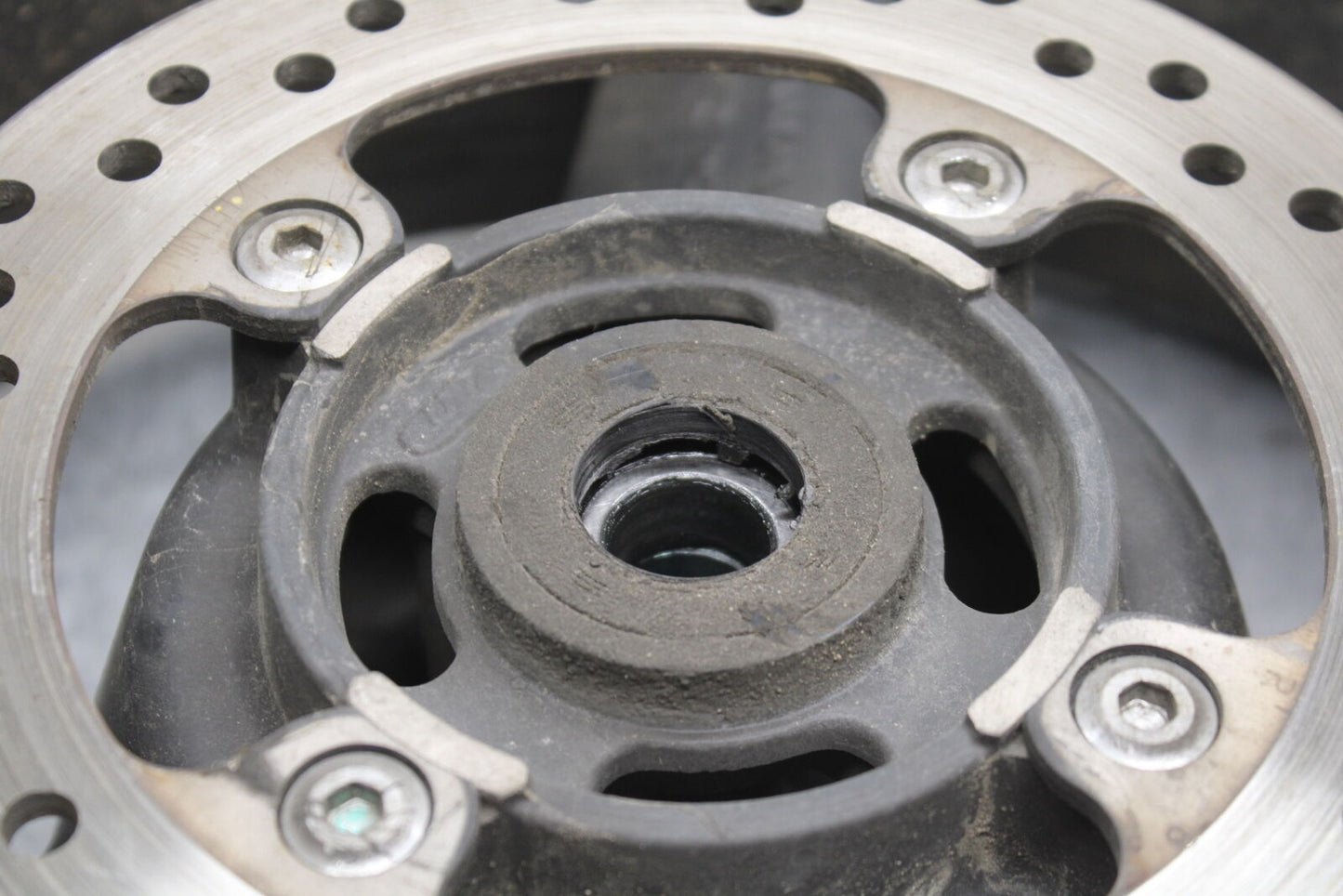 03-04 TRIUMPH DAYTONA 600 REAR WHEEL BACK RIM BB745