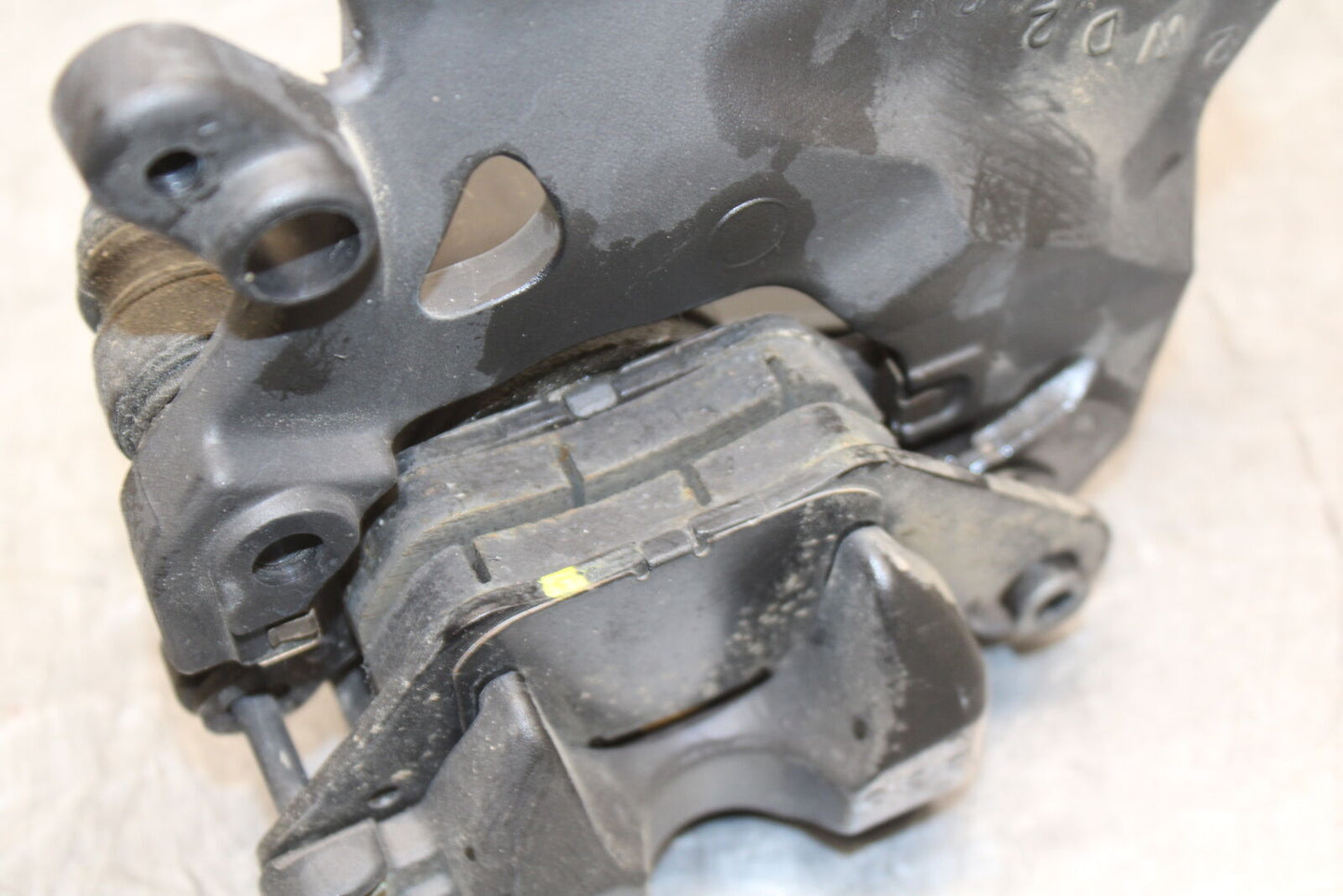 19-24 YAMAHA R3 REAR BACK BRAKE CALIPER W MOUNT BRACKET BB736