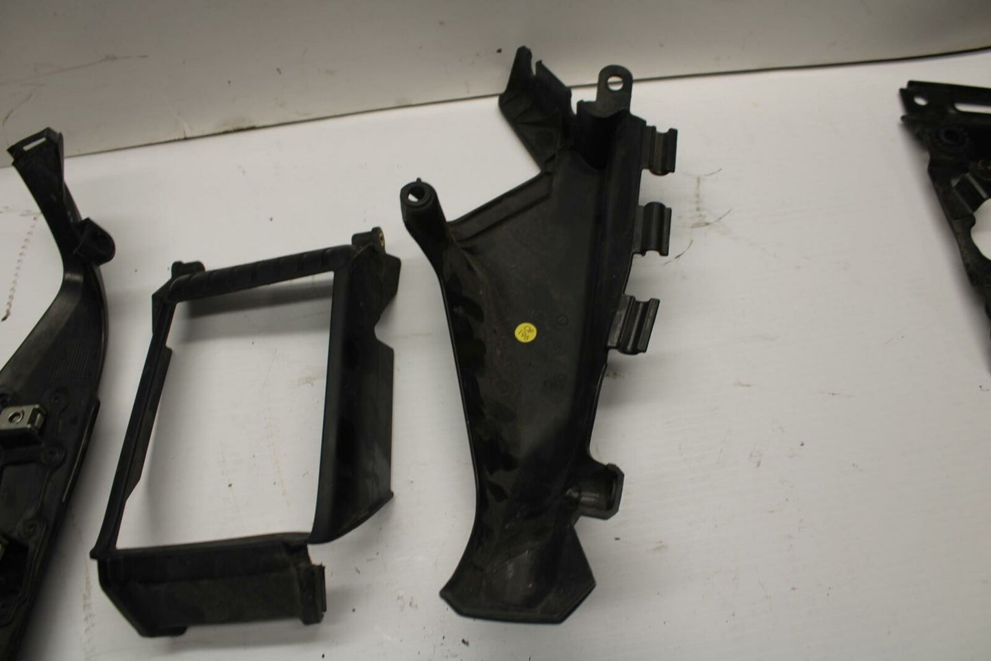 12 DUCATI MONSTER 796 OIL COOLER GRILL GUARD SHROUD BB276