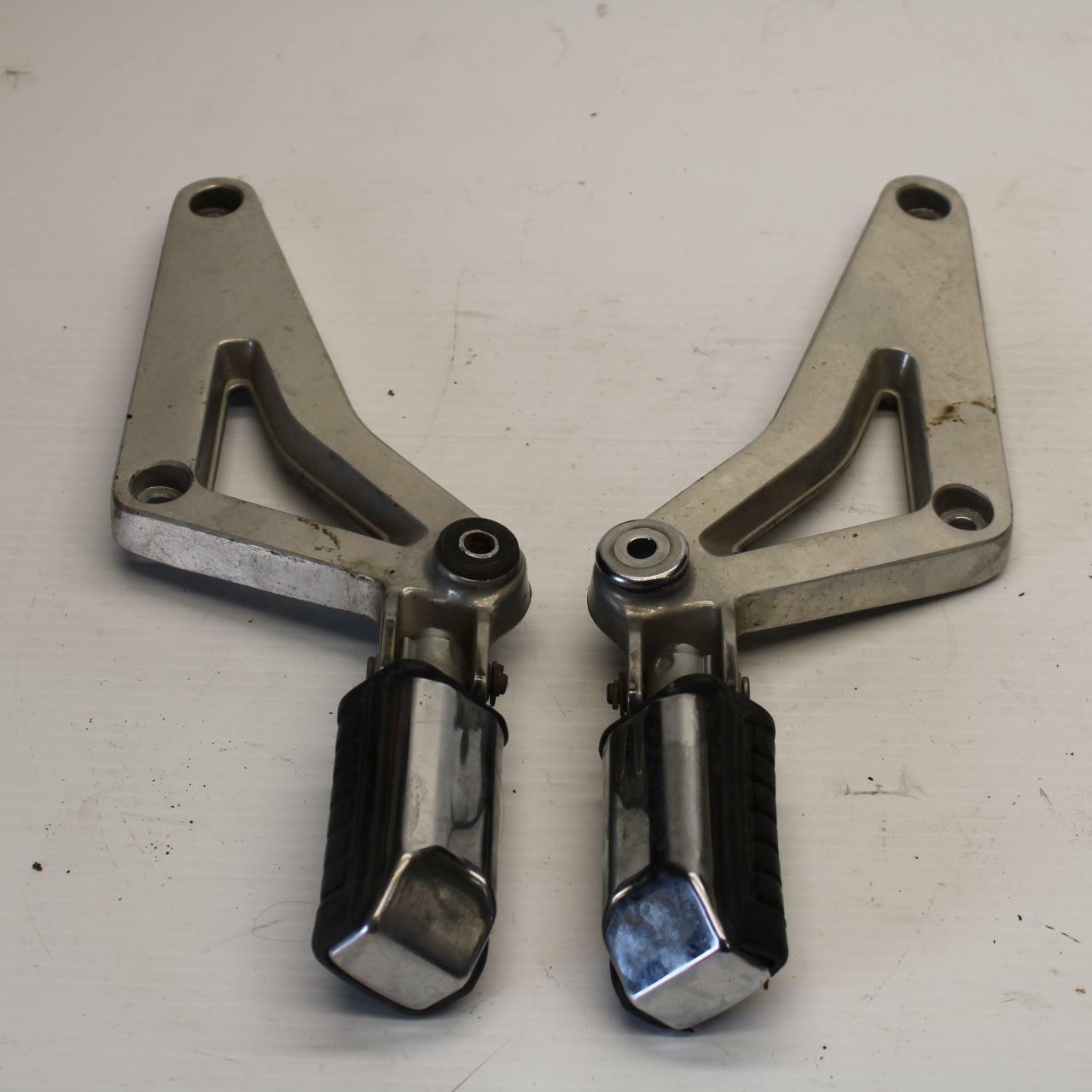 83-86 HONDA V65 MAGNA REAR PASSENGER FOOT STEP PEG BB236