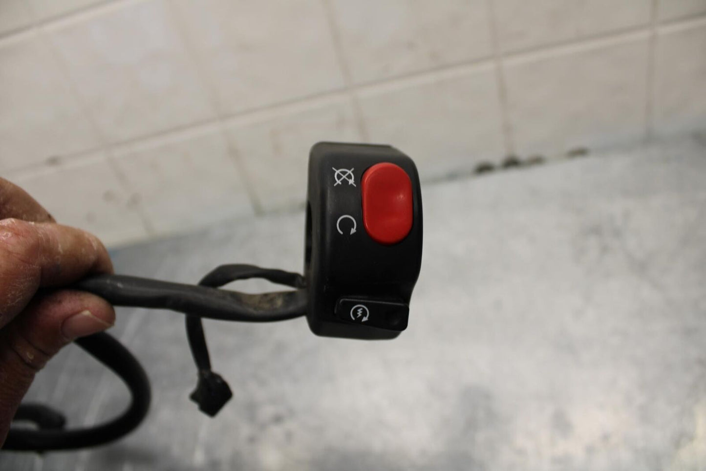 14-15 TRIUMPH STREET TRIPLE R RIGHT CLIP ON HANDLE KILL OFF START SWITCH BB441