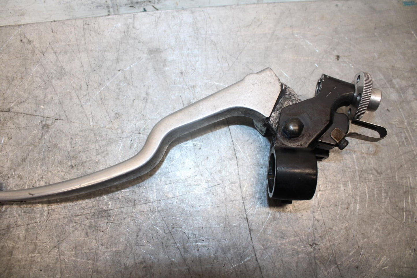 2001 Suzuki GSXR1000 CLUTCH PERCH MOUNT WITH LEVER 57500-40F11 BB52