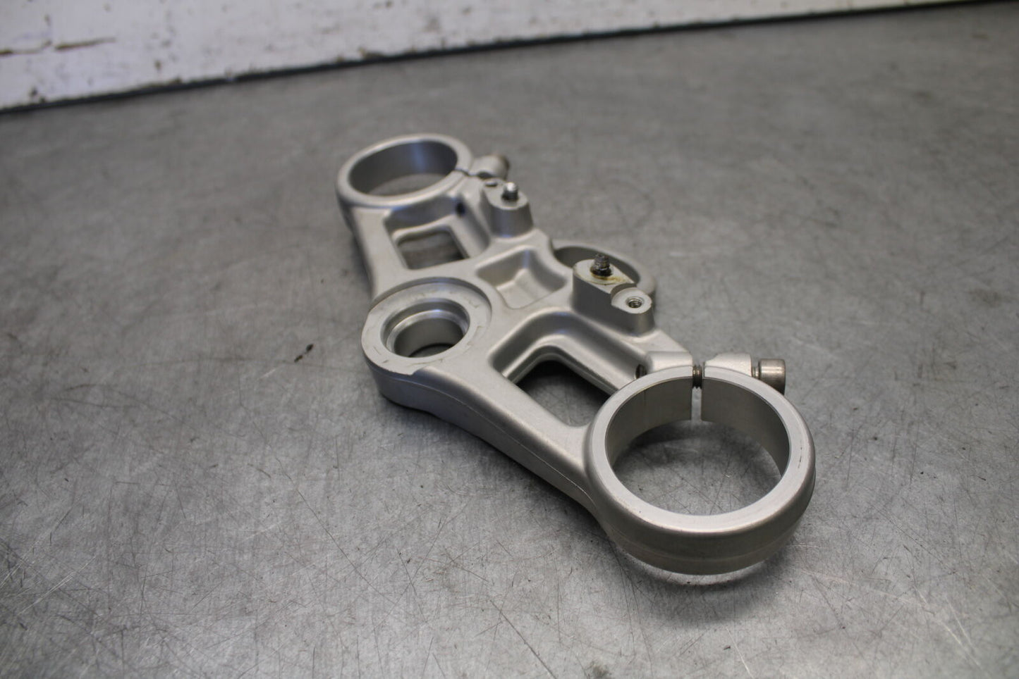 07-08 TRIUMPH DAYTONA 675 FORKS UPPER TRIPLE TREE CLAMP BB685