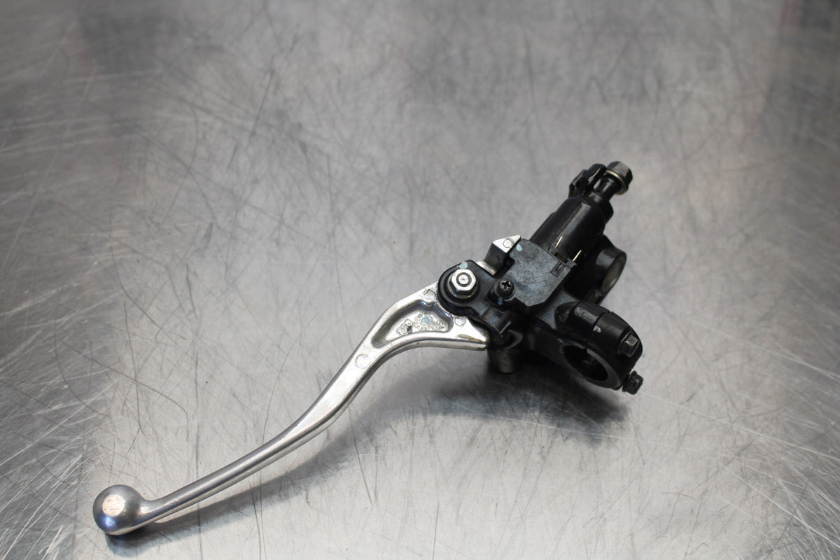 15-16 HONDA CB300F FRONT BRAKE MASTER CYLINDER w/ LEVER BB150