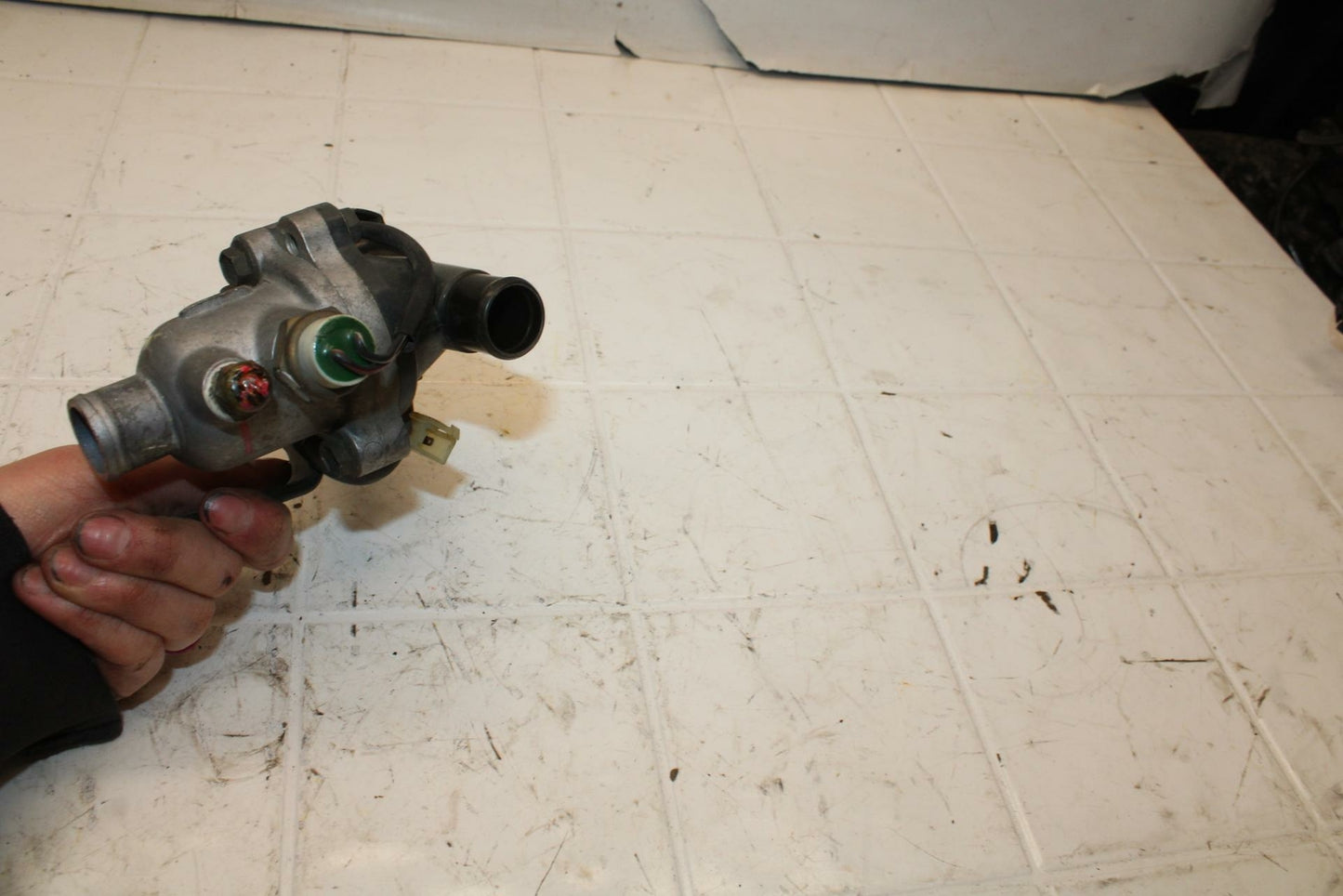 93-96 SUZUKI GSXR1100W THERMOSTAT W HOUSING ASSEMBLY BB12