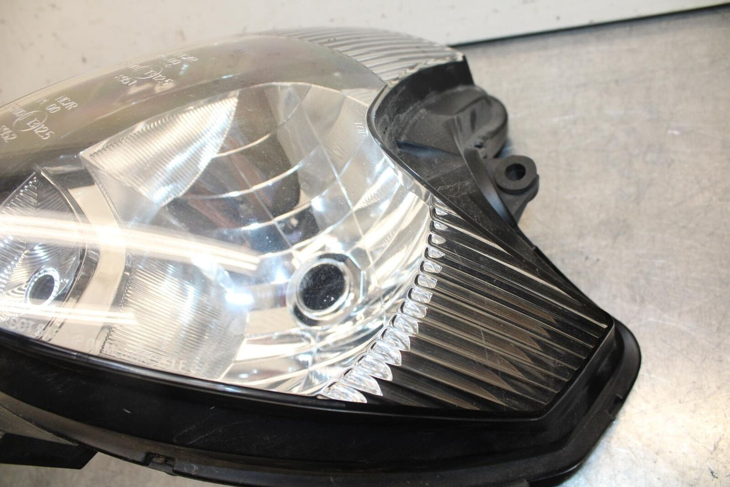 04-09 SUZUKI GS 500 FH GS500F FRONT HEADLIGHT HEAD LIGHT LAMP BB97