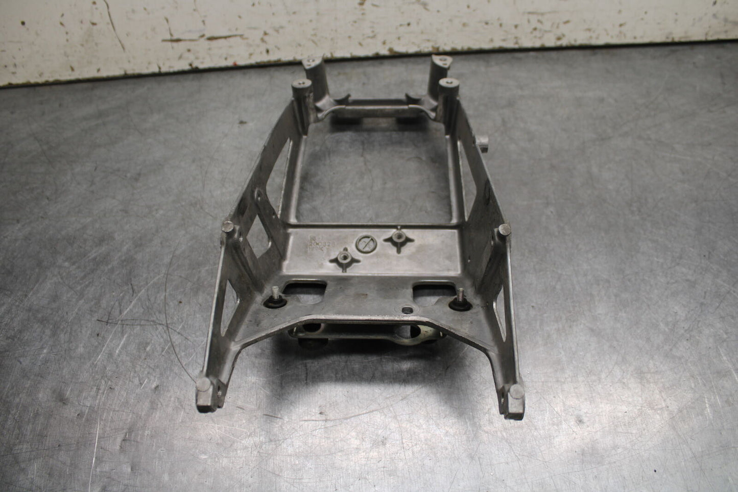 06-07 SUZUKI GSXR 600 REAR BACK TAIL SUBFRAME SUB FRAME BB737