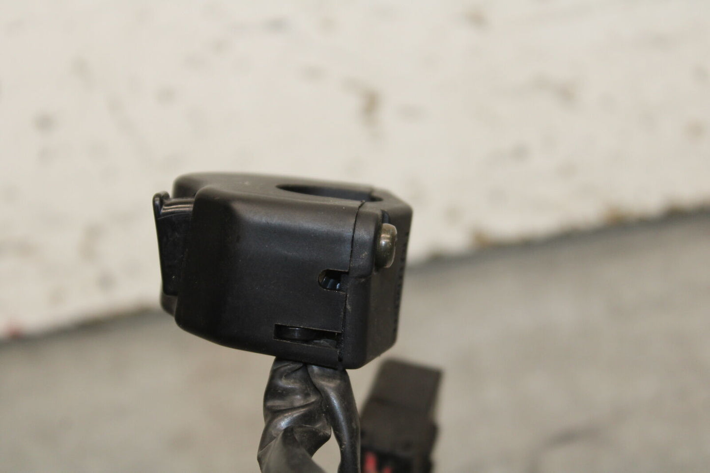 03-04 TRIUMPH DAYTONA 600 RIGHT CLIP ON KILL OFF START SWITCH SWITCHES BB745
