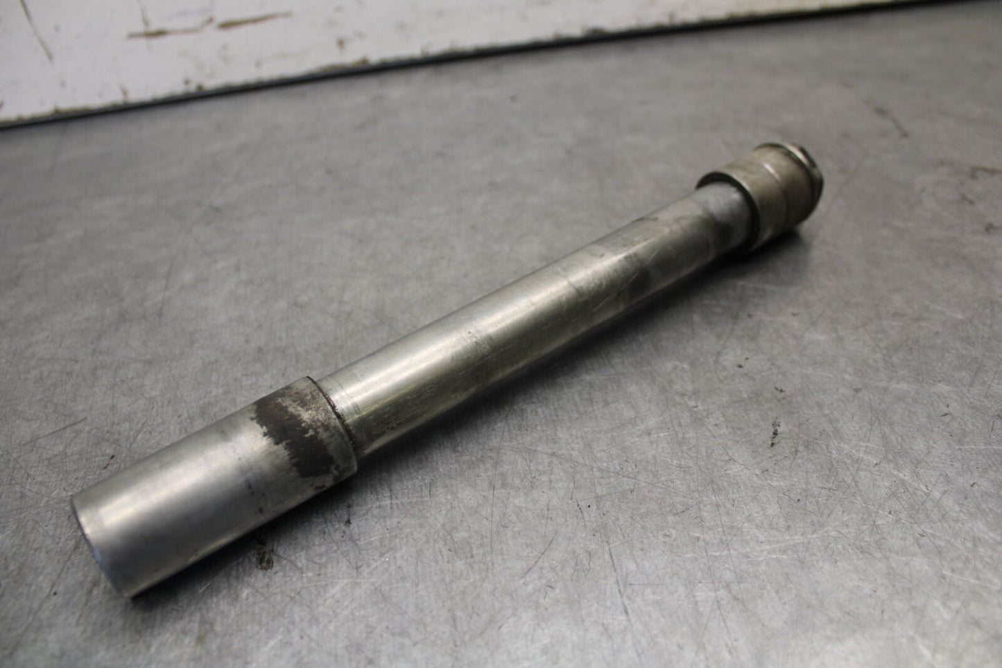 06-07 DUCATI MONSTER 695 FRONT WHEEL RIM AXLE PIVOT BOLT BB674