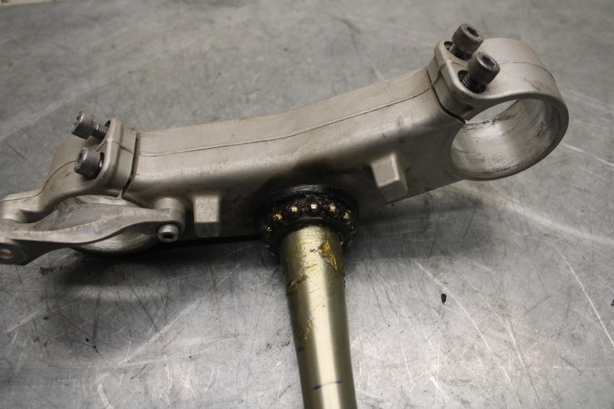 2013 Yamaha YZF R1 FORKS CLAMP LOWER TRIPLE TREE STEM 14B-23340-10-00 BB507