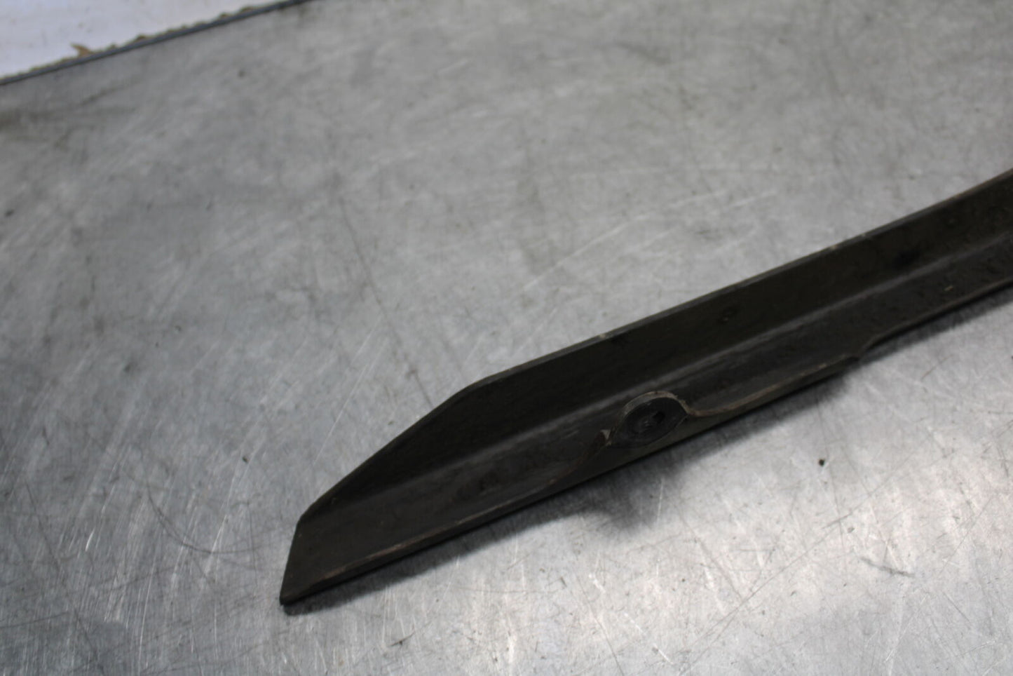 07-08 TRIUMPH DAYTONA 675 REAR BACK DRIVE CHAIN GUARD COVER T2050400 BB685