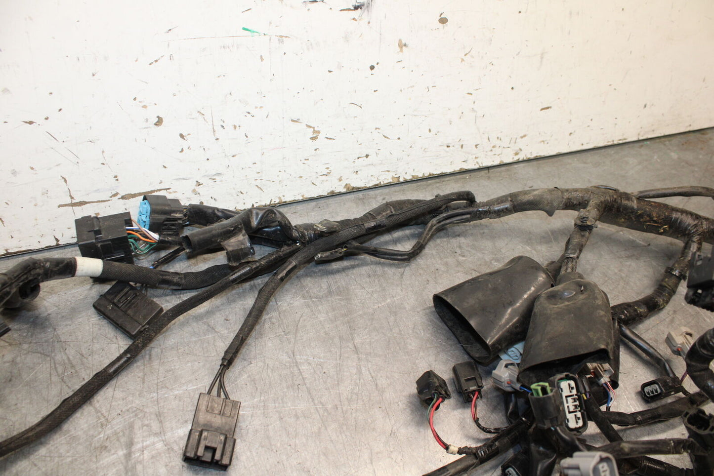 24-25 KAWASAKI NINJA ZX6R MAIN ENGINE WIRING HARNESS WIRE LOOM BB726