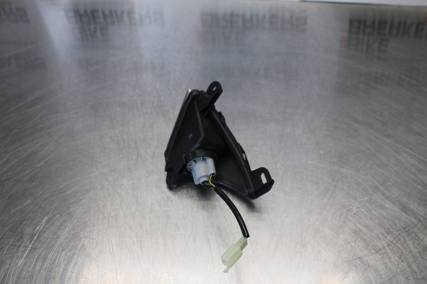 23-24 KAWASAKI NINJA ZX14R NEW!! RIGHT FRONT TURN SIGNAL LIGHT INDICATOR BB169