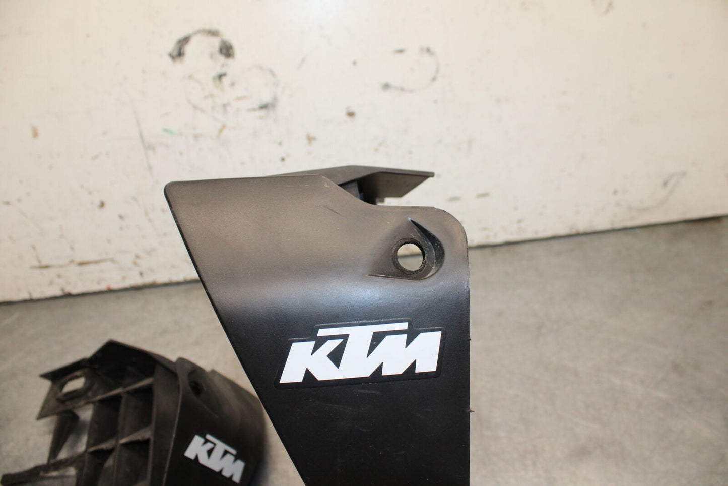 17-24 KTM 390 DUKE ENGINE RADIATOR RADIATER COVER GUARD SET PAIR BB734