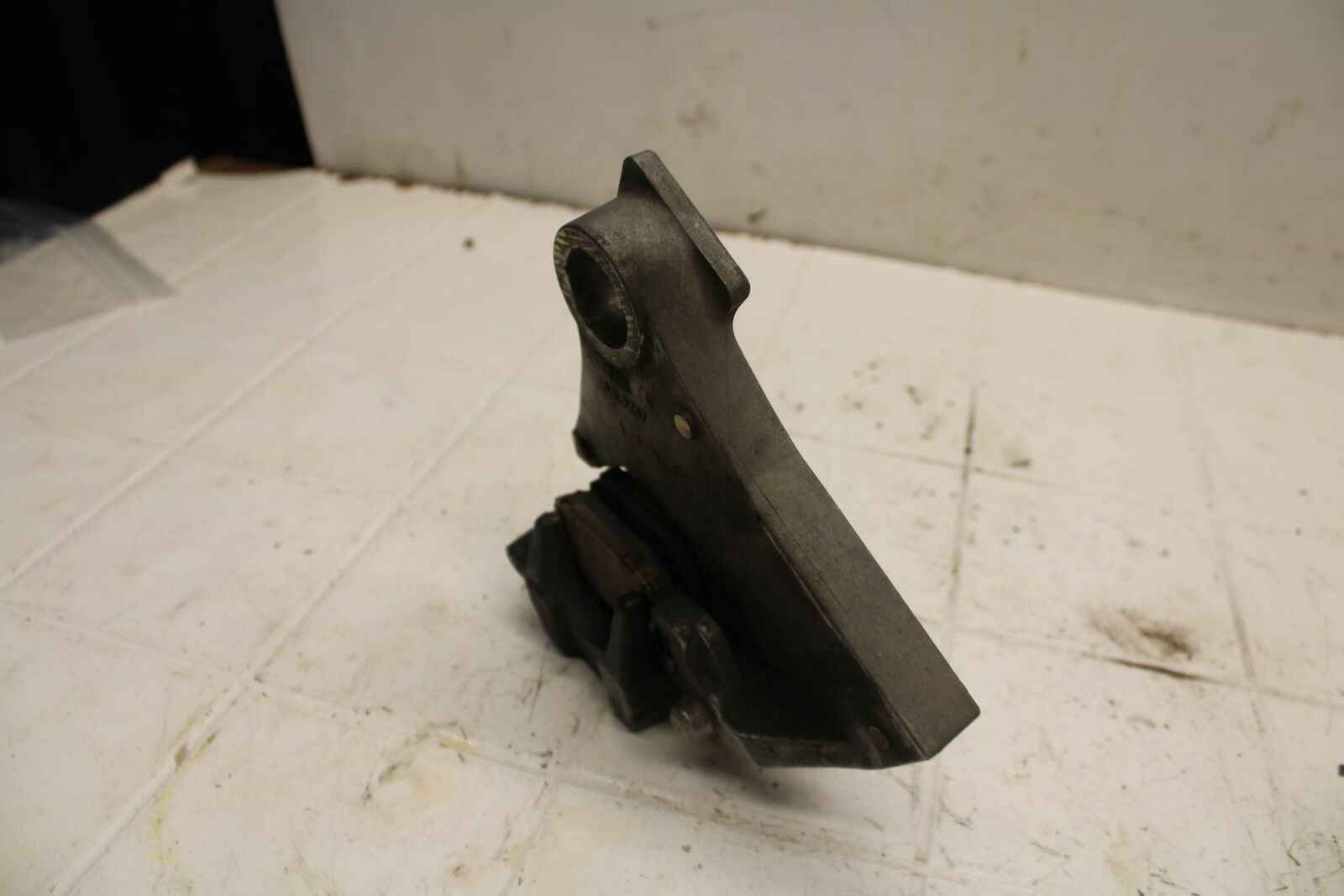 03-05 SUZUKI SV1000 REAR BACK BRAKE CALIPER W MOUNT BRACKET BB405