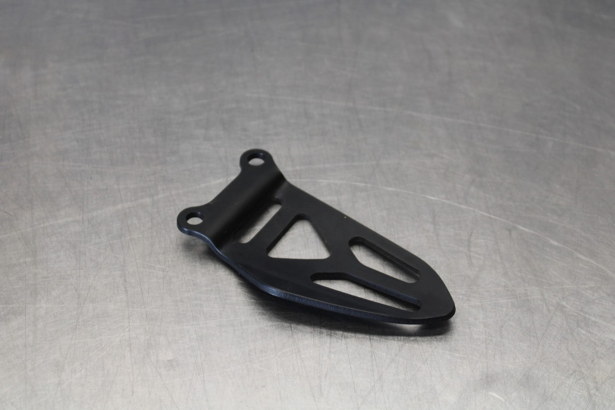 11-26 SUZUKI GSXR750 RIGHT REARSET REAR SET HEEL GUARD COVER BB882