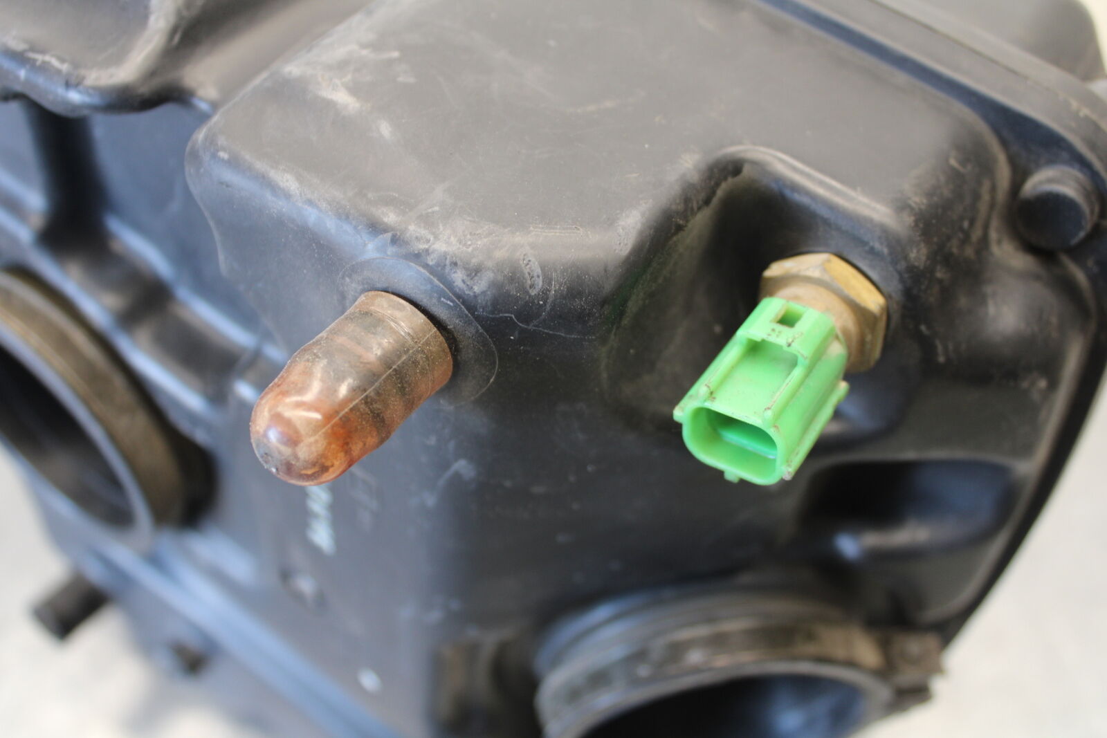 03-07 SUZUKI SV1000S AIRBOX AIR INTAKE FILTER BOX BB657